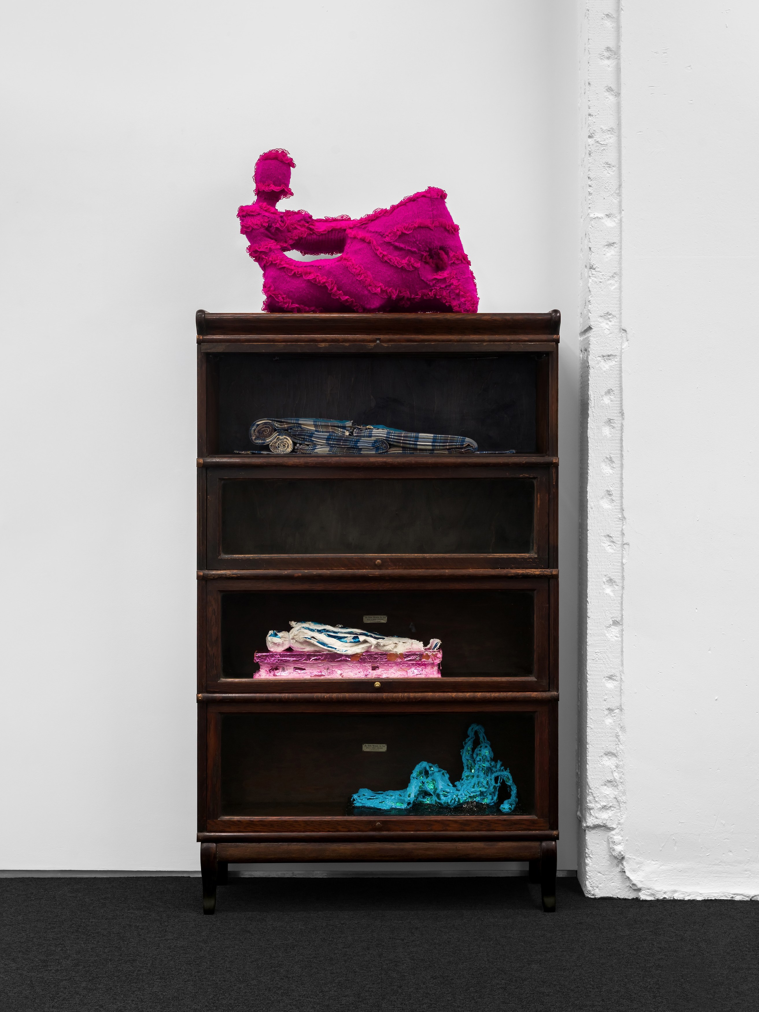 Elizabeth Englander, The Elizabethan Lumber Room at A. Squire, photo 6