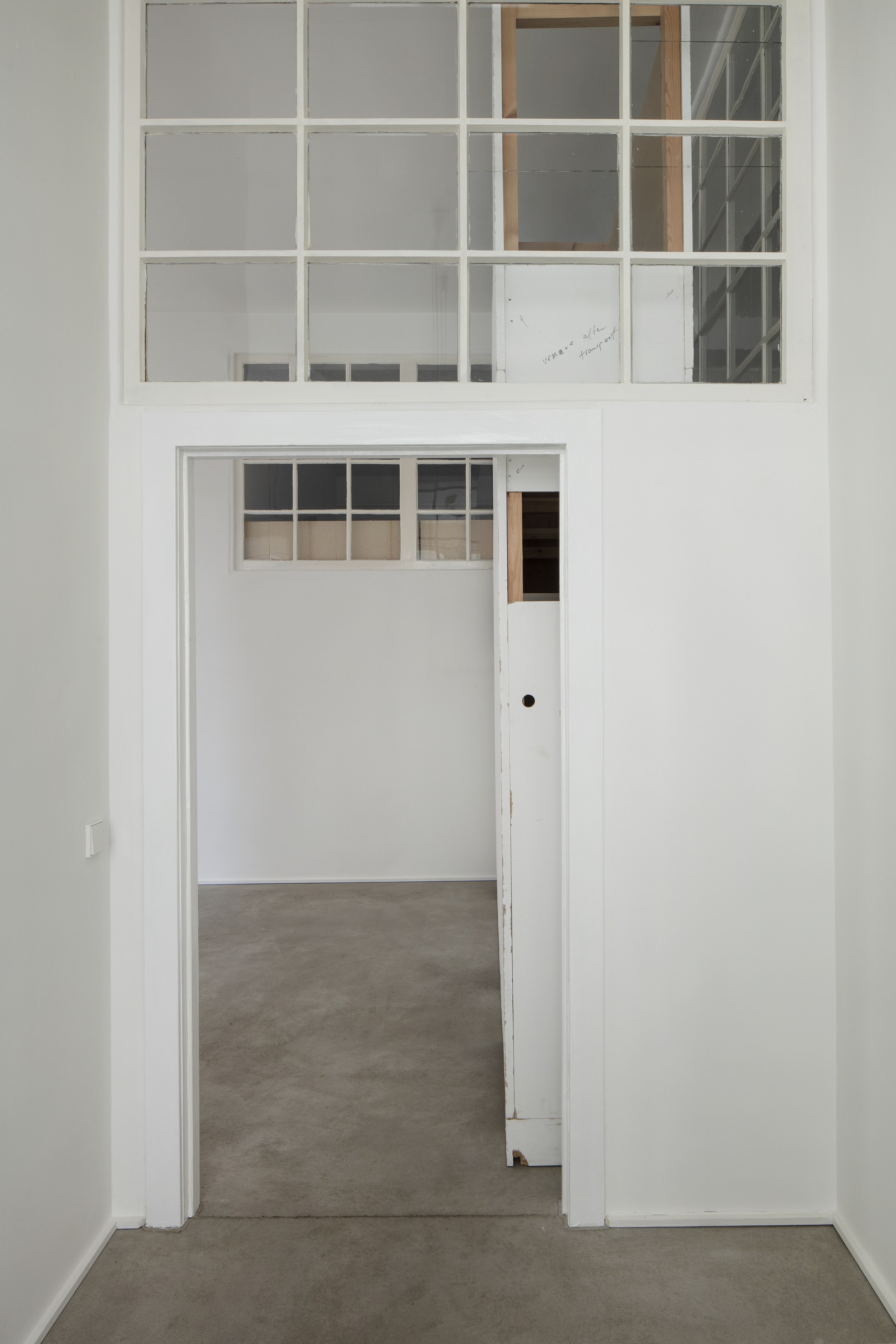 Christopher Williams, Blocking Templates at Sammlung Haubrok and Paris Bar, Berlin, photo 8