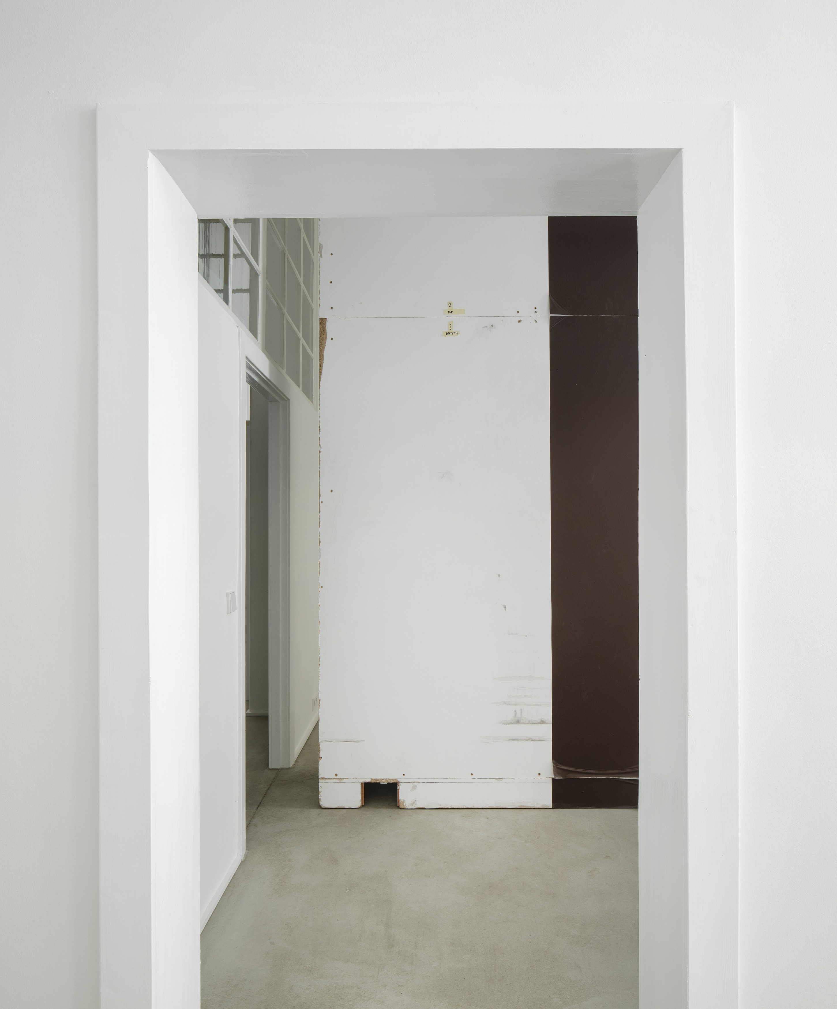 Christopher Williams, Blocking Templates at Sammlung Haubrok and Paris Bar, Berlin, photo 10