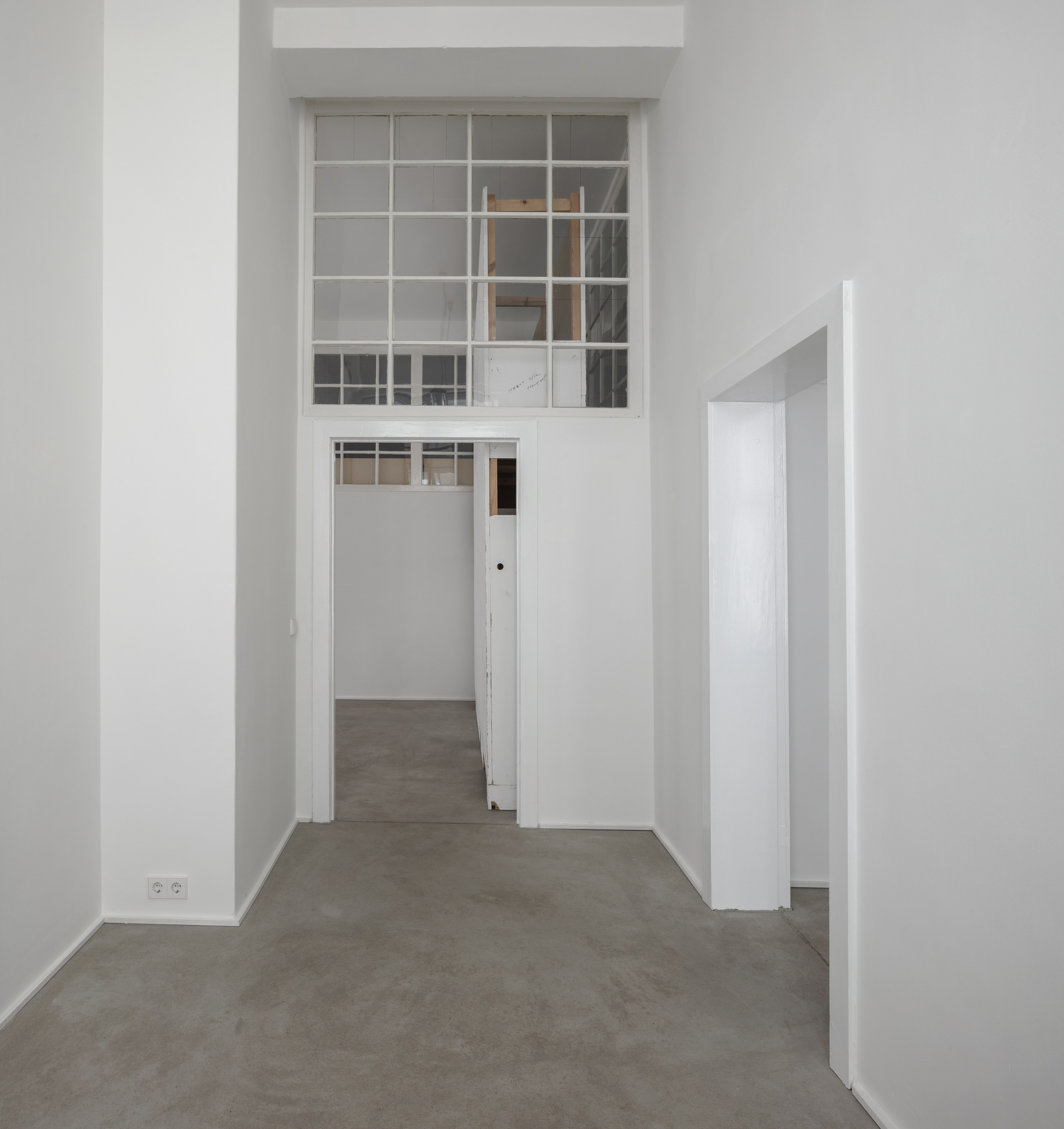 Christopher Williams, Blocking Templates at Sammlung Haubrok and Paris Bar, Berlin, photo 7