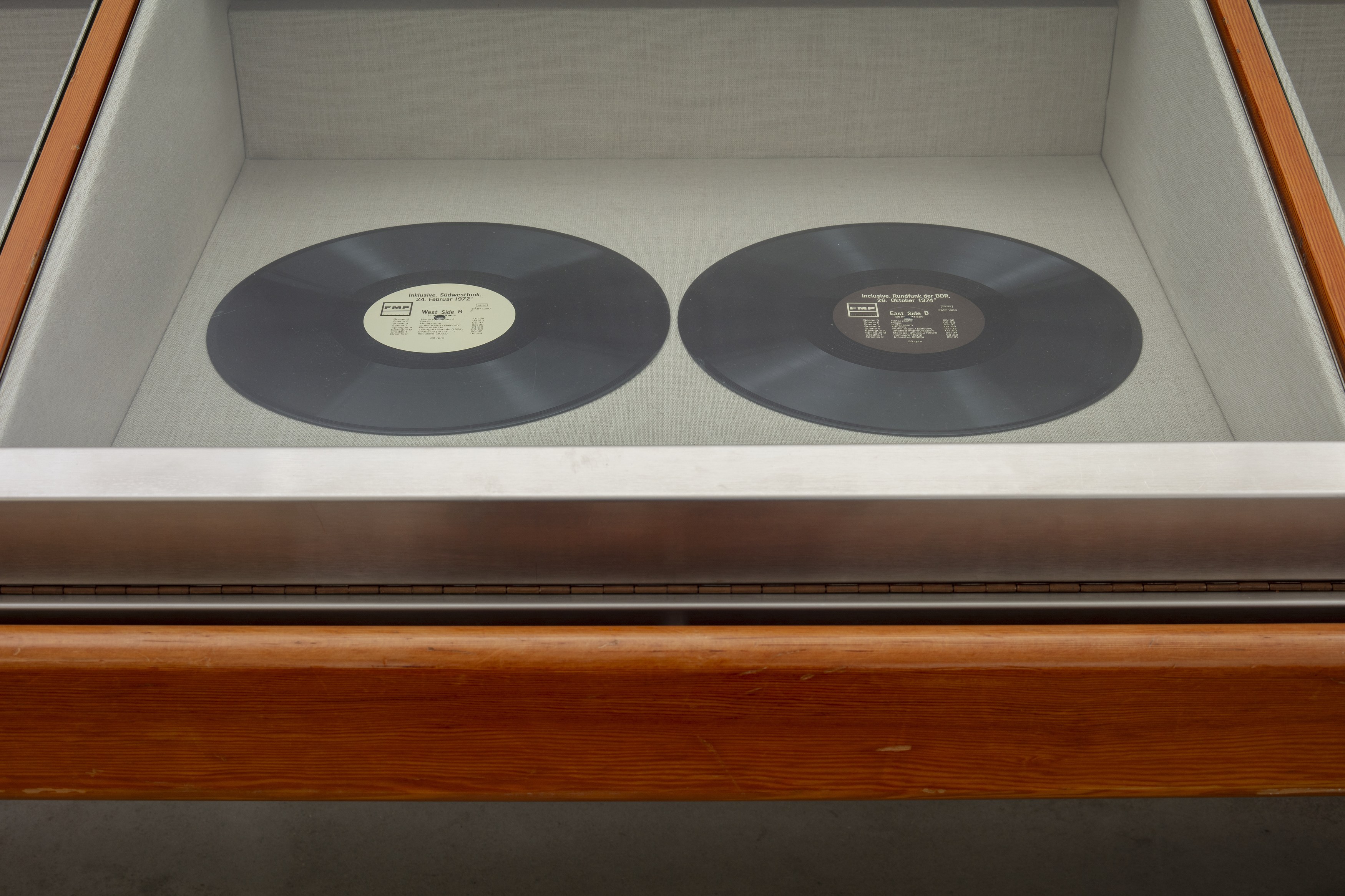 Christopher Williams, Blocking Templates at Sammlung Haubrok and Paris Bar, Berlin, photo 45
