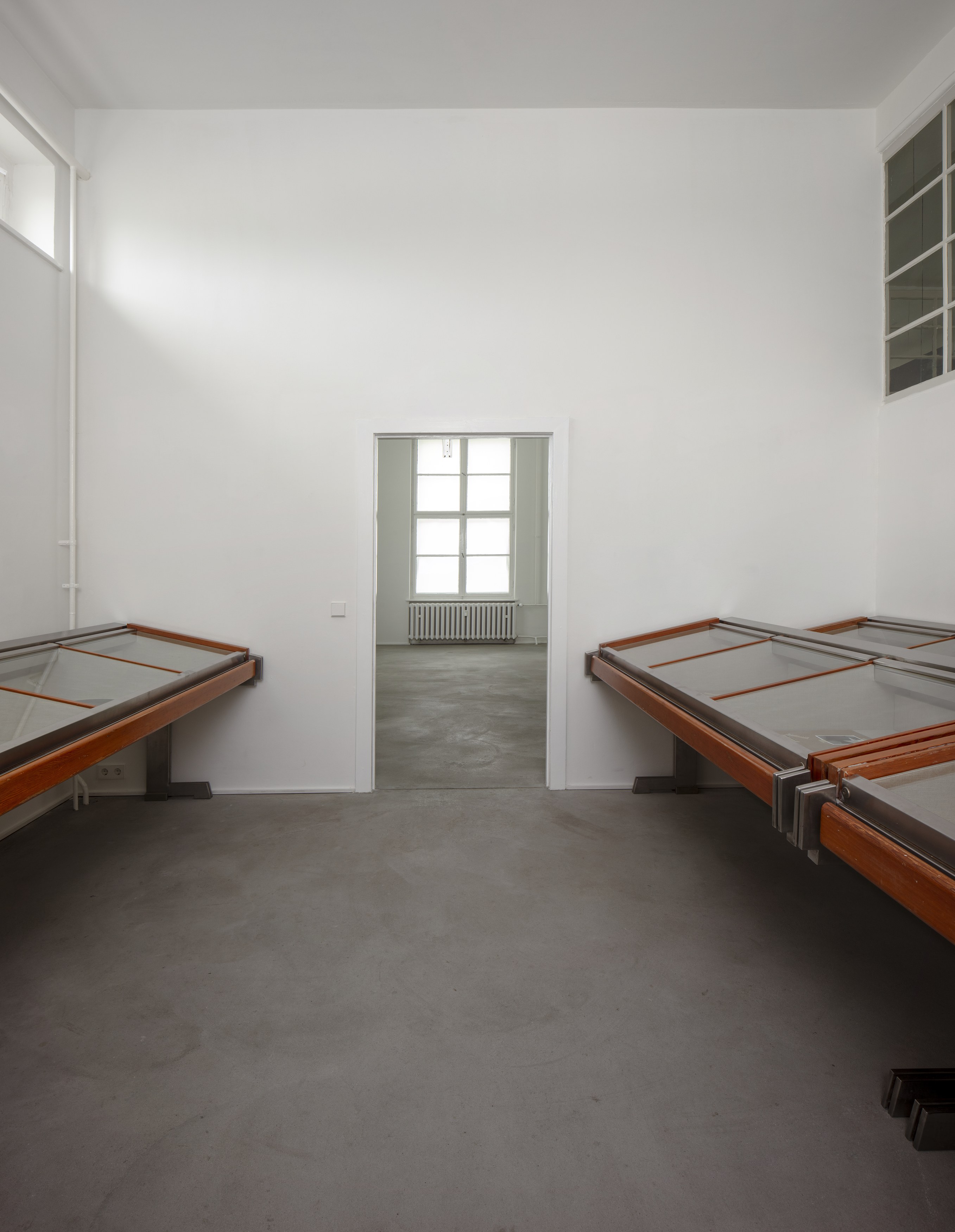 Christopher Williams, Blocking Templates at Sammlung Haubrok and Paris Bar, Berlin, photo 51