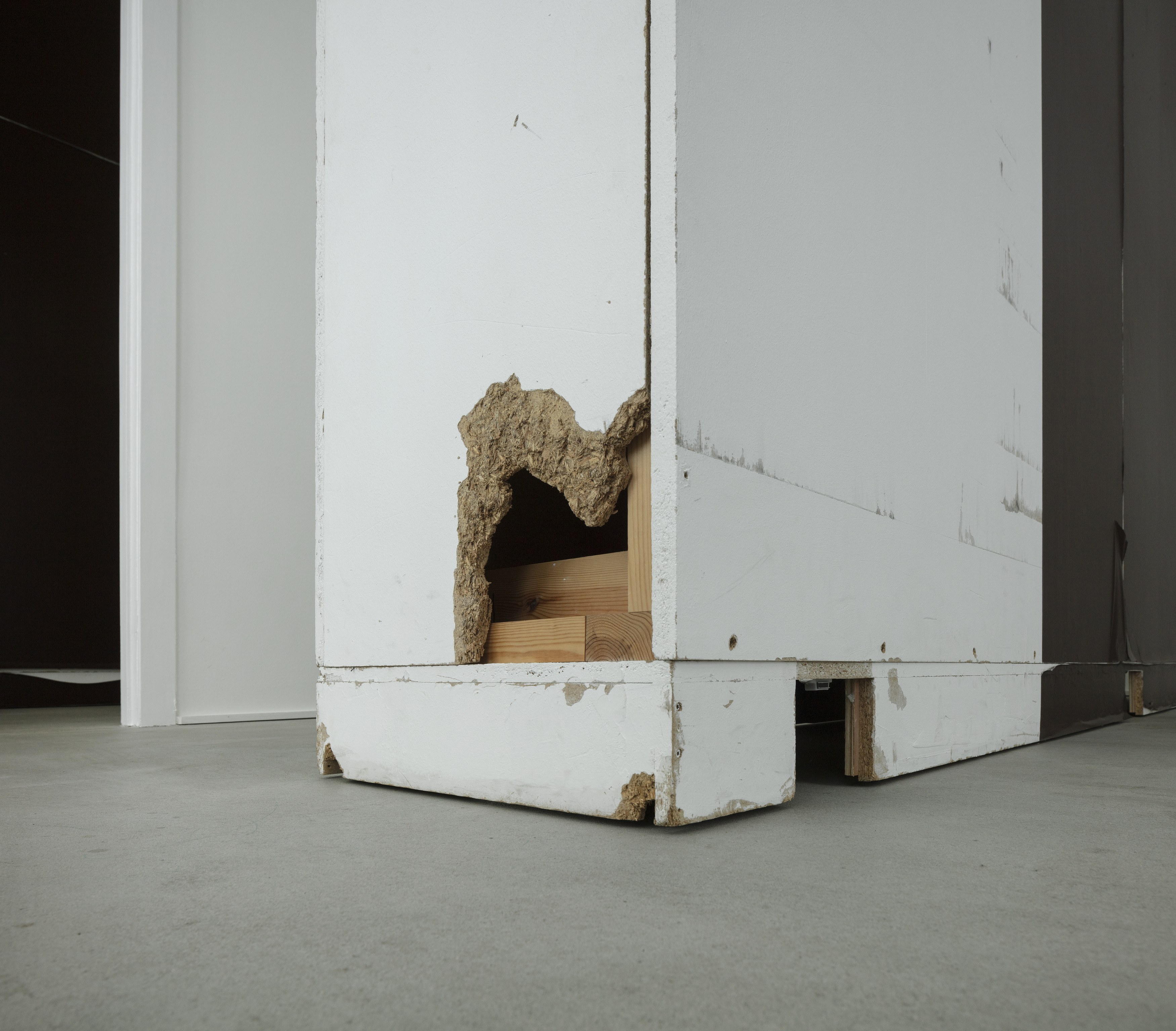 Christopher Williams, Blocking Templates at Sammlung Haubrok and Paris Bar, Berlin, photo 13