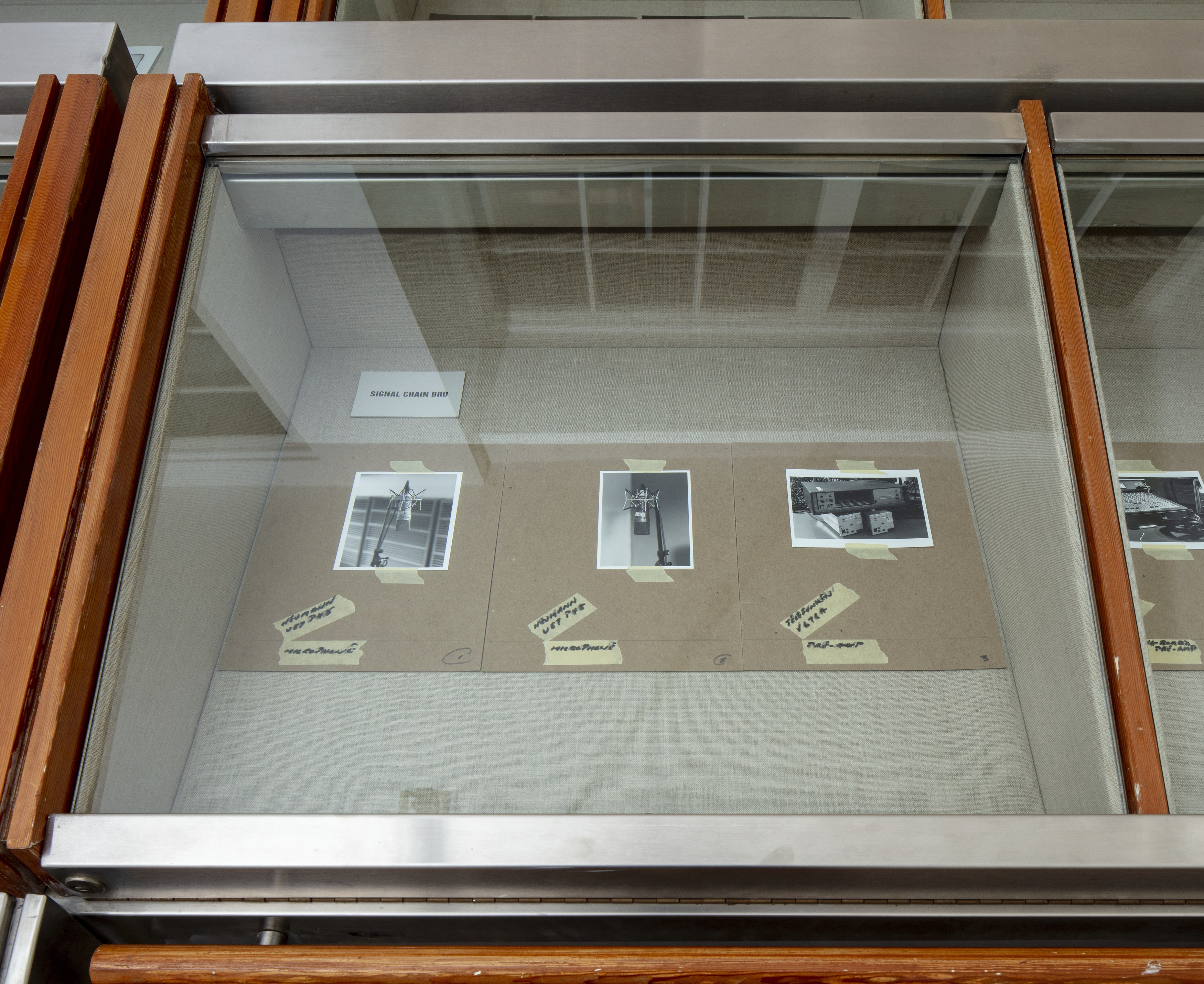 Christopher Williams, Blocking Templates at Sammlung Haubrok and Paris Bar, Berlin, photo 54