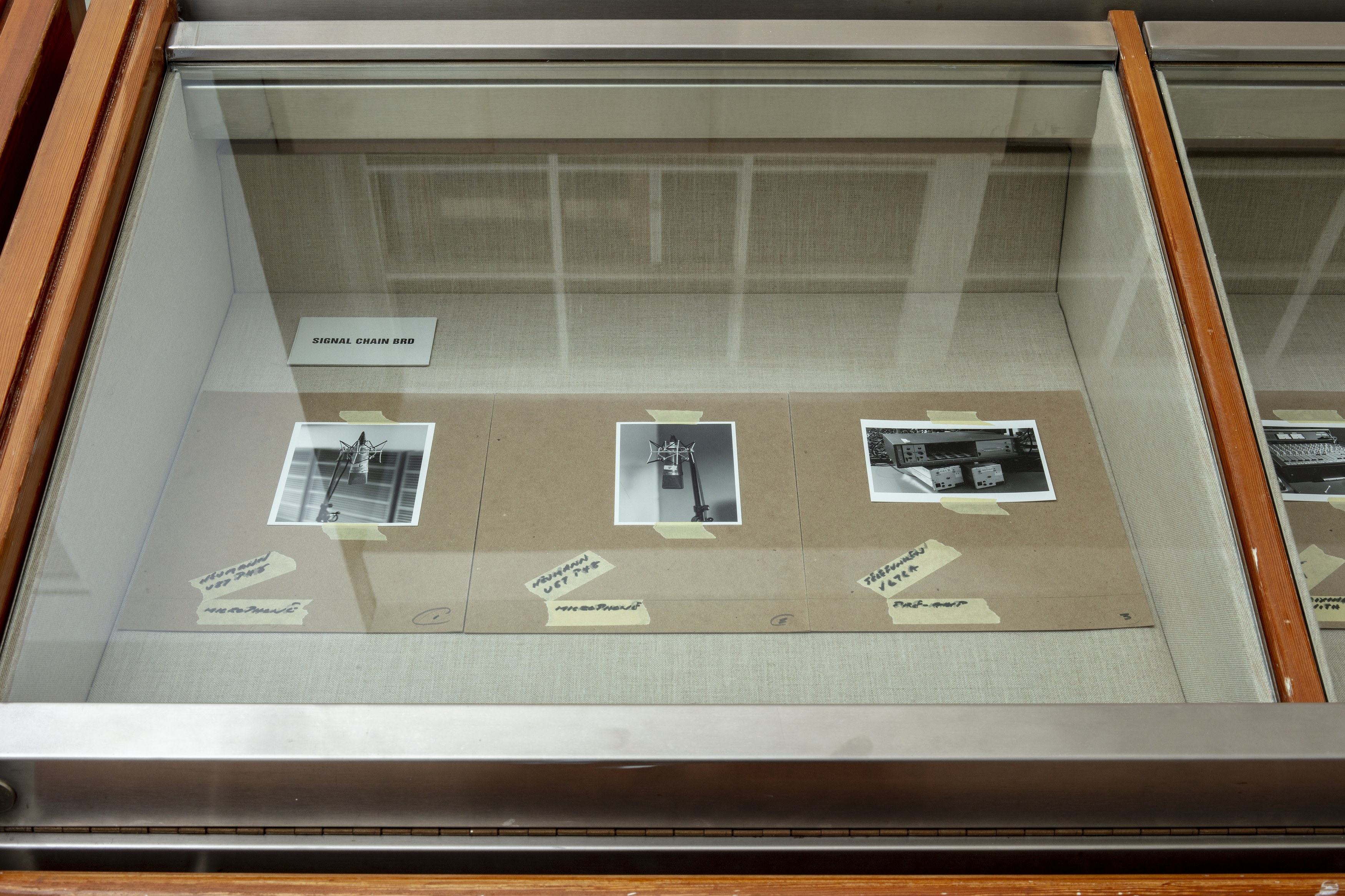 Christopher Williams, Blocking Templates at Sammlung Haubrok and Paris Bar, Berlin, photo 70