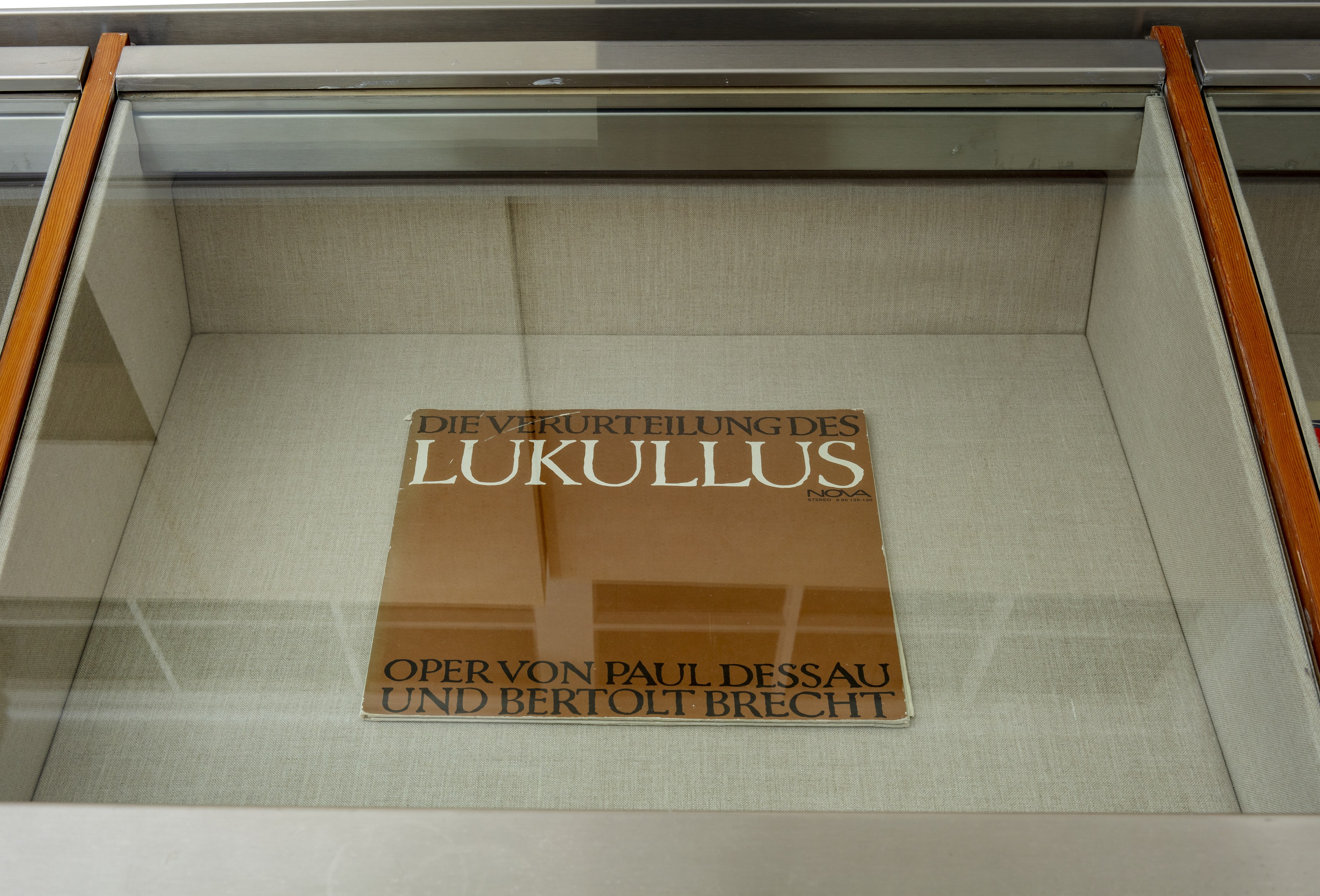 Christopher Williams, Blocking Templates at Sammlung Haubrok and Paris Bar, Berlin, photo 78