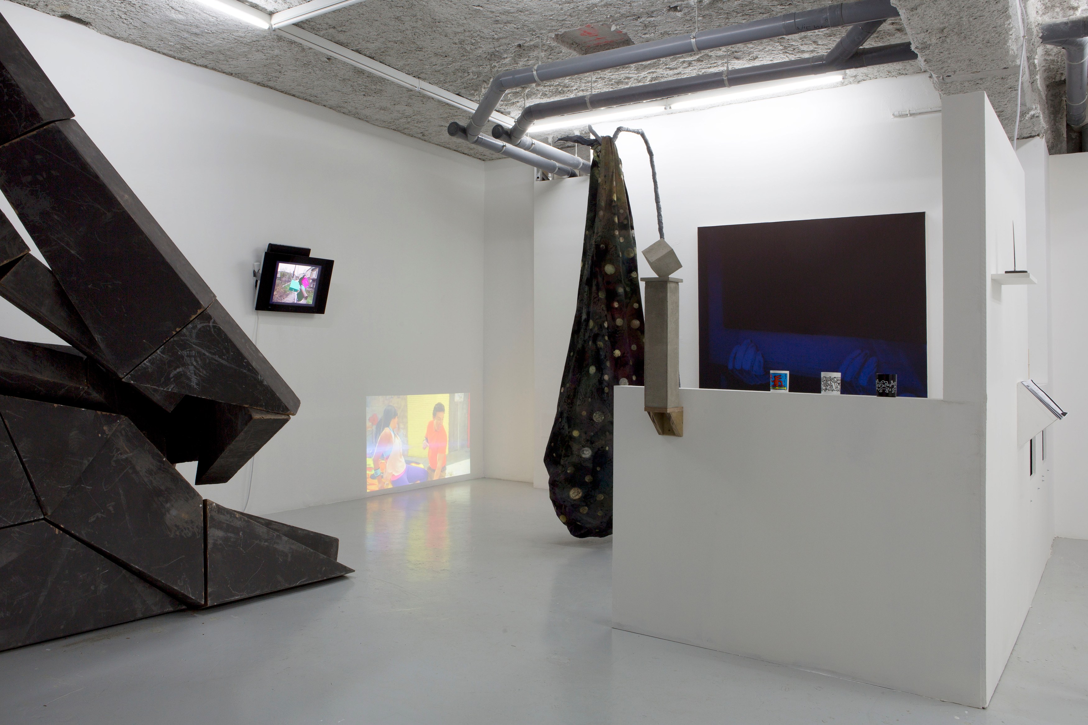 Always Yours. Des Objects Manqués. Des Monuments., Always Yours. Des Objects Manqués. Des Monuments. at Galerie Balice Hertling, photo 6