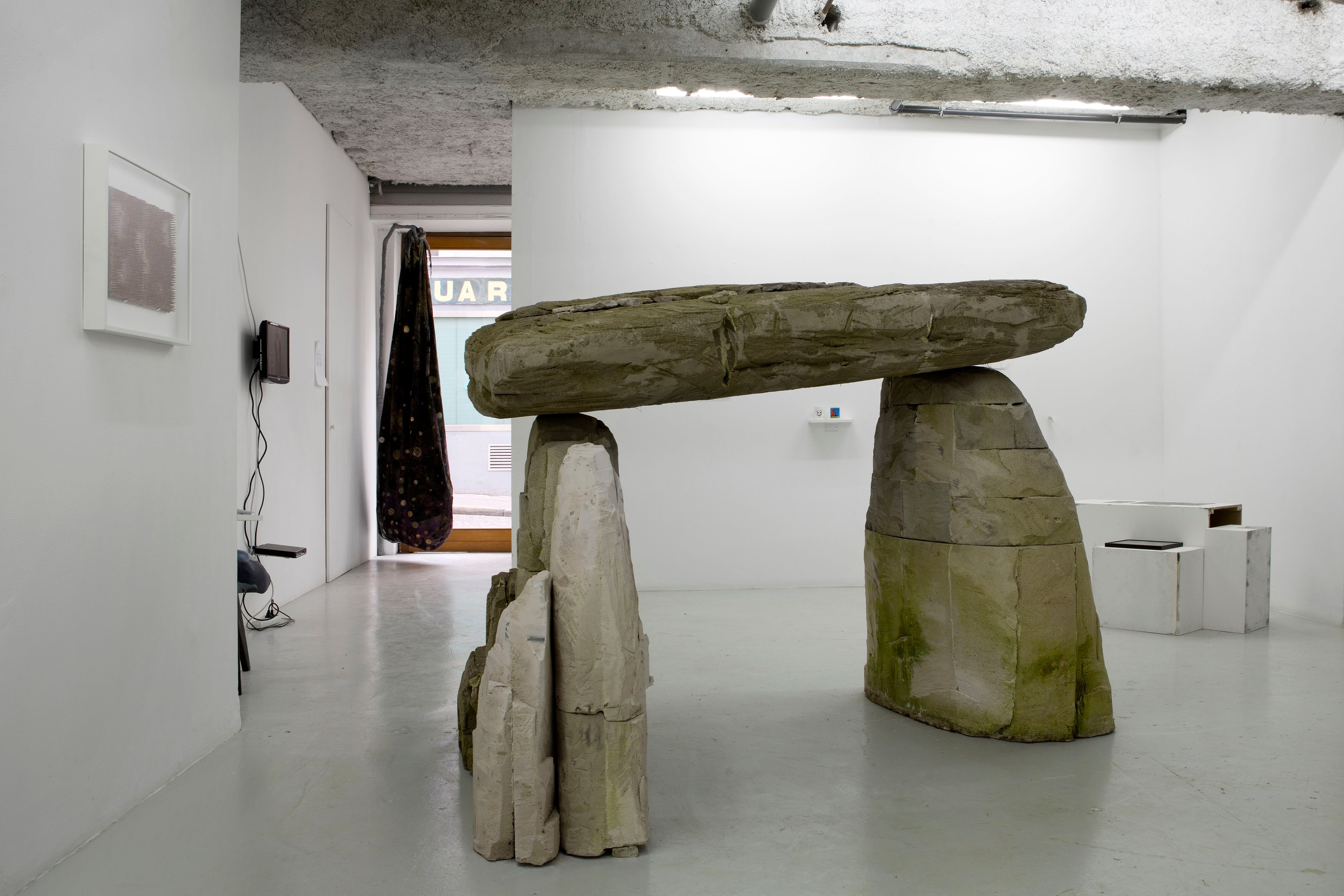 Always Yours. Des Objects Manqués. Des Monuments., Always Yours. Des Objects Manqués. Des Monuments. at Galerie Balice Hertling, photo 14