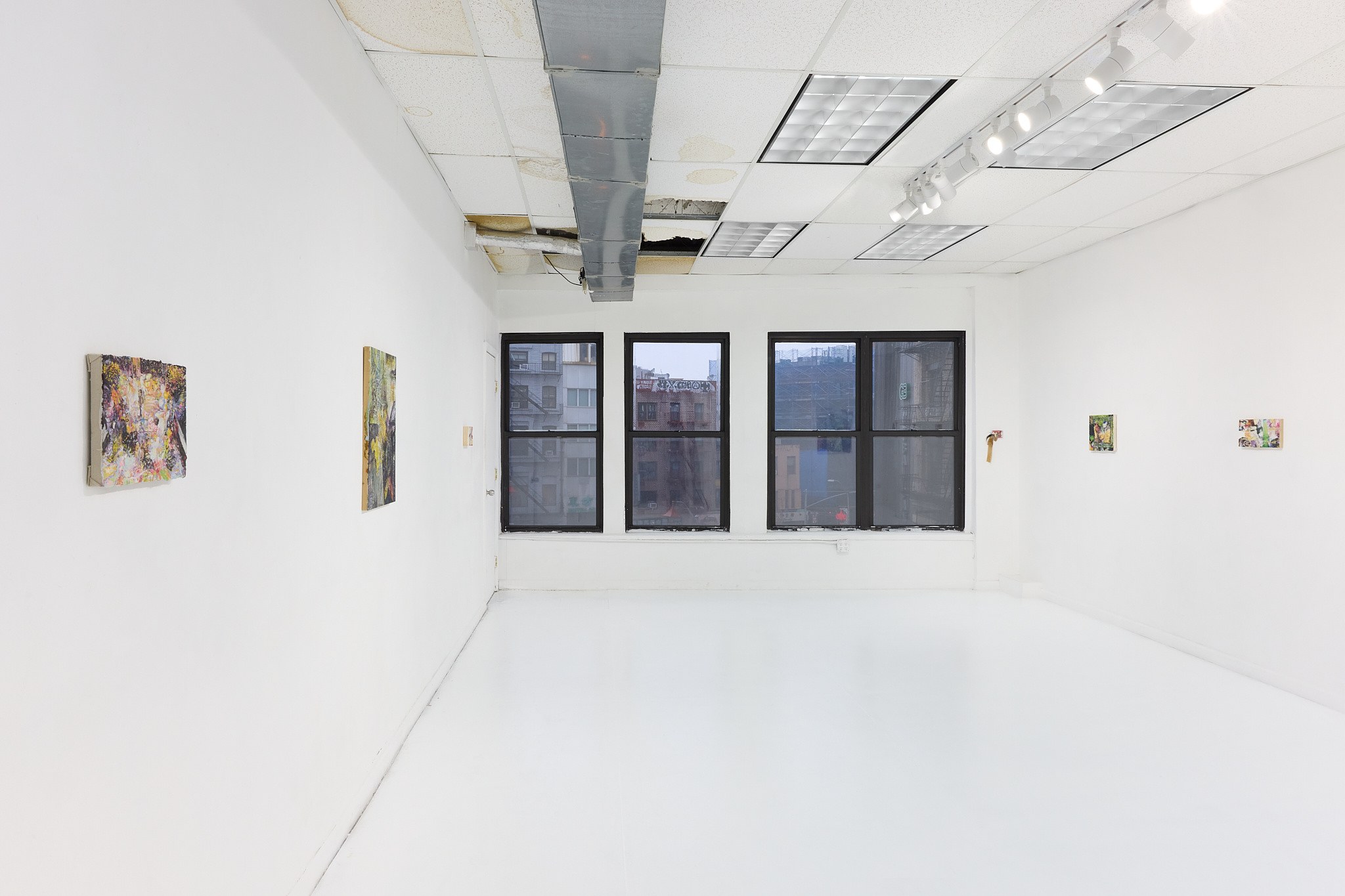 Sharon Xinran Zhang, Enabler and Vanilla Conjuring (纵容者和寻常戏法) at Lubov, photo 2
