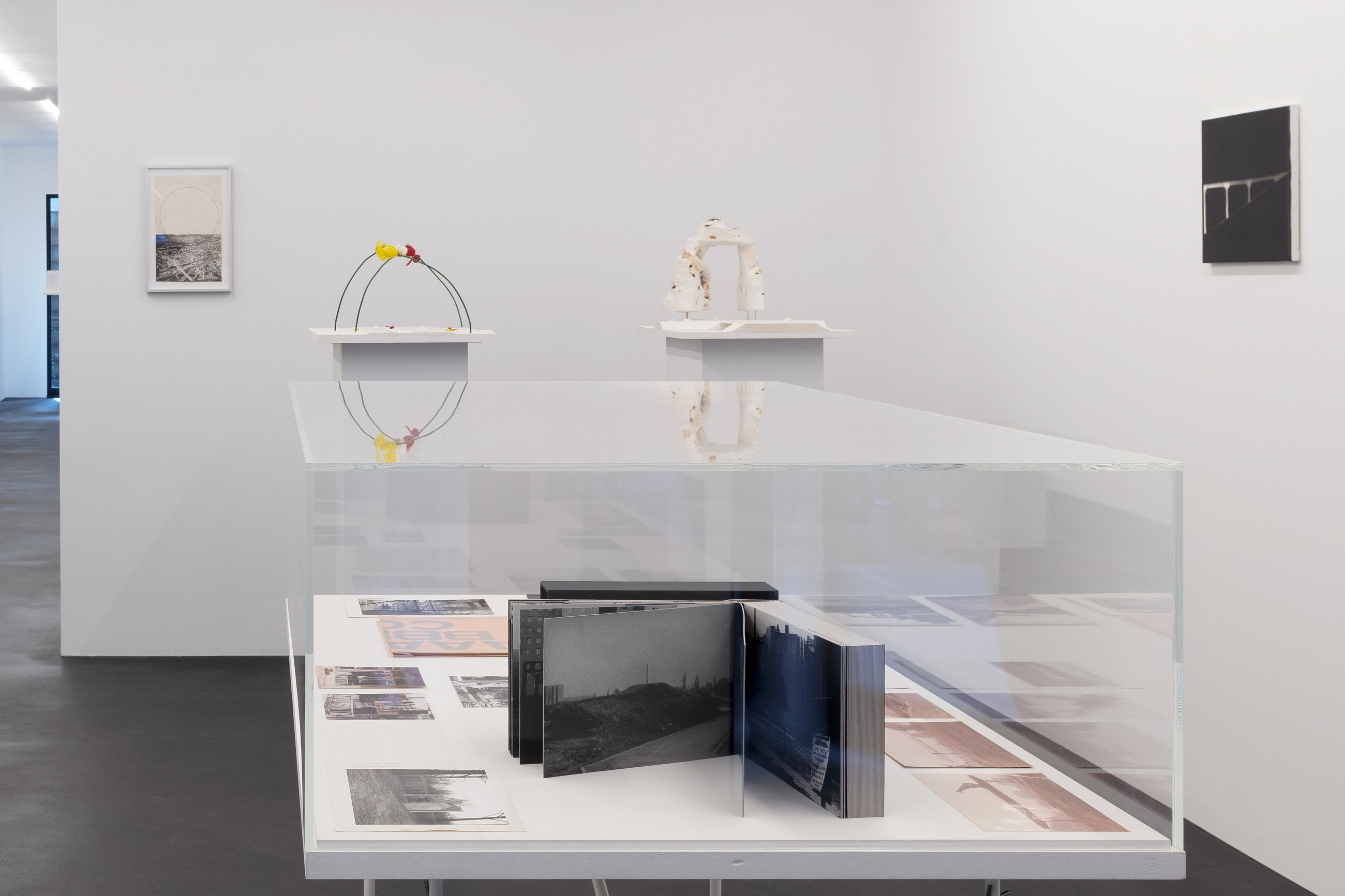 Isa Genzken, Projects for Outside — ISA USA at Galerie Buchholz, Berlin, photo 4