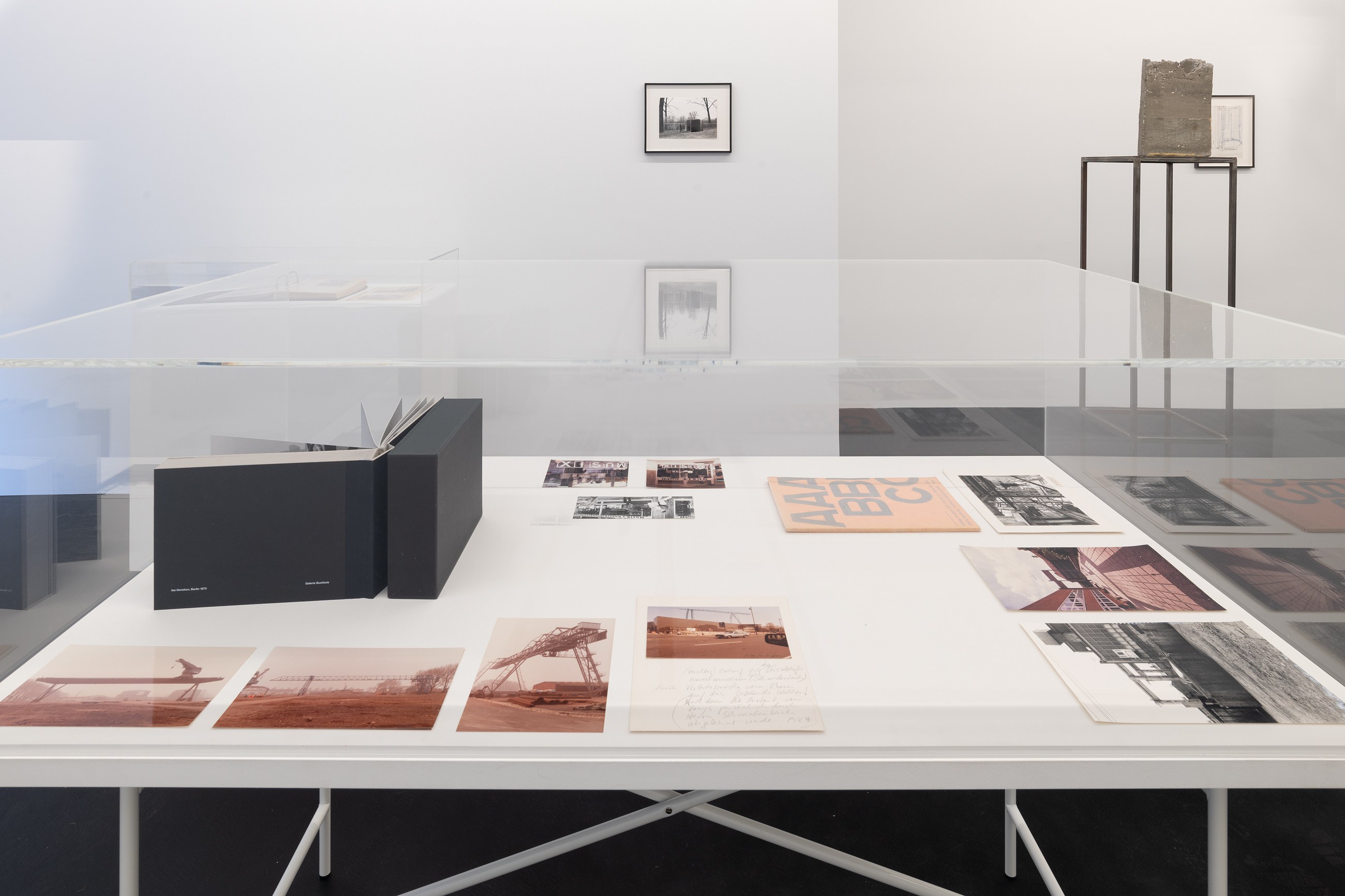 Isa Genzken, Projects for Outside — ISA USA at Galerie Buchholz, Berlin, photo 5