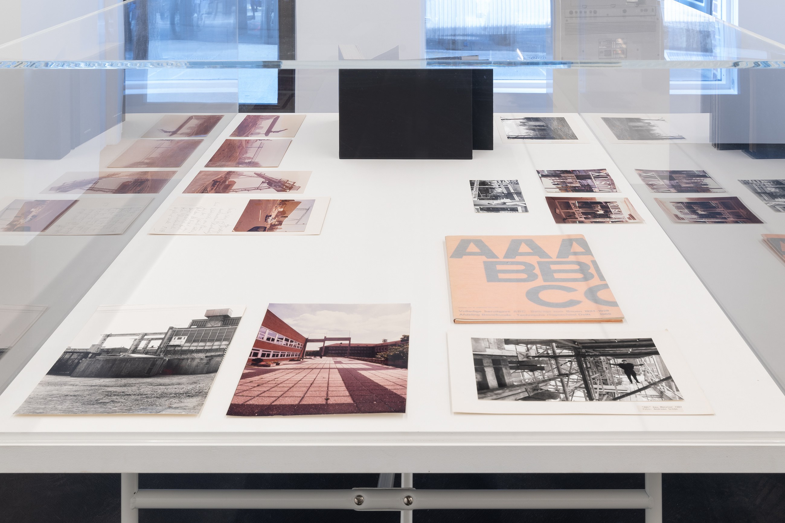 Isa Genzken, Projects for Outside — ISA USA at Galerie Buchholz, Berlin, photo 6