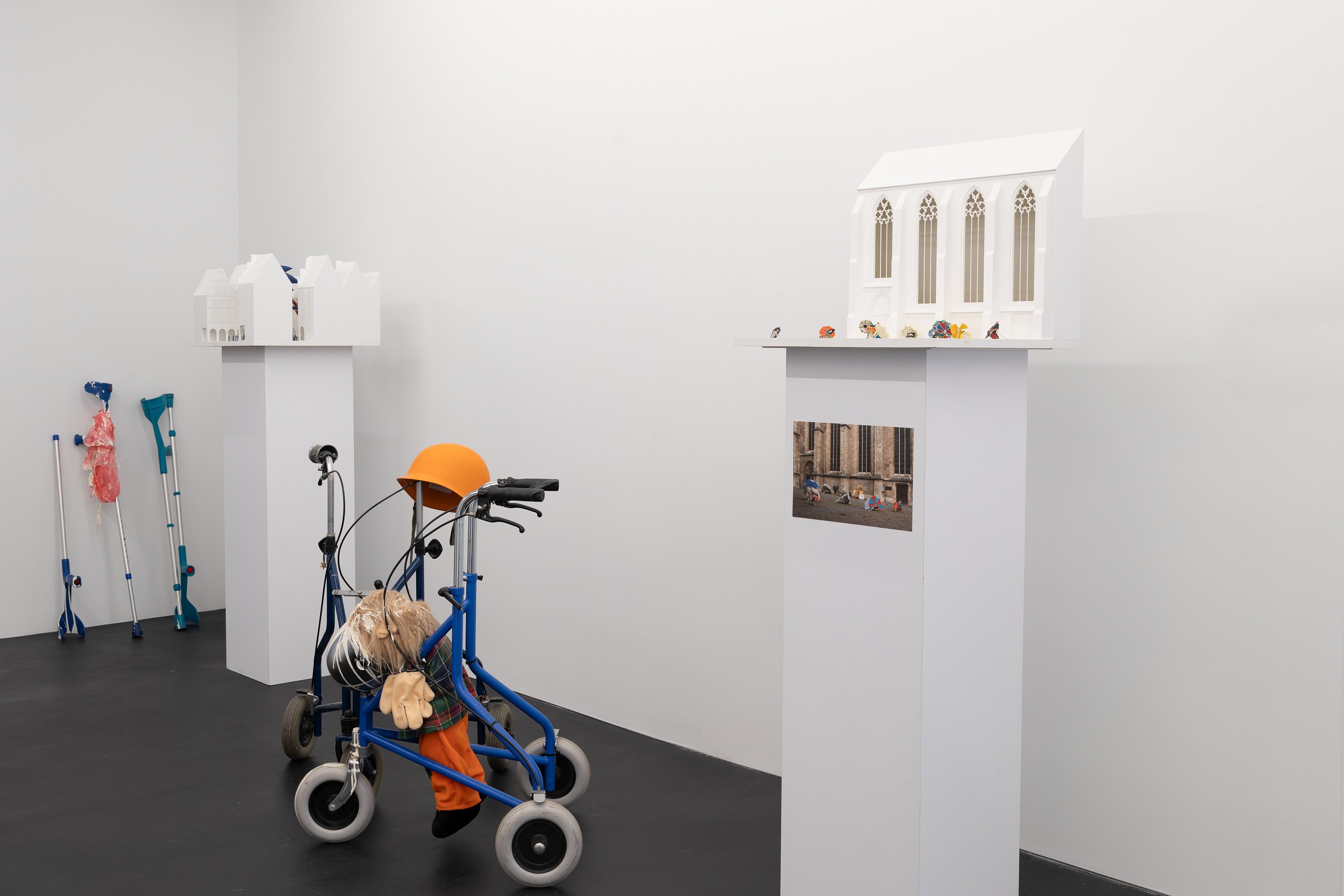 Isa Genzken, Projects for Outside — ISA USA at Galerie Buchholz, Berlin, photo 83