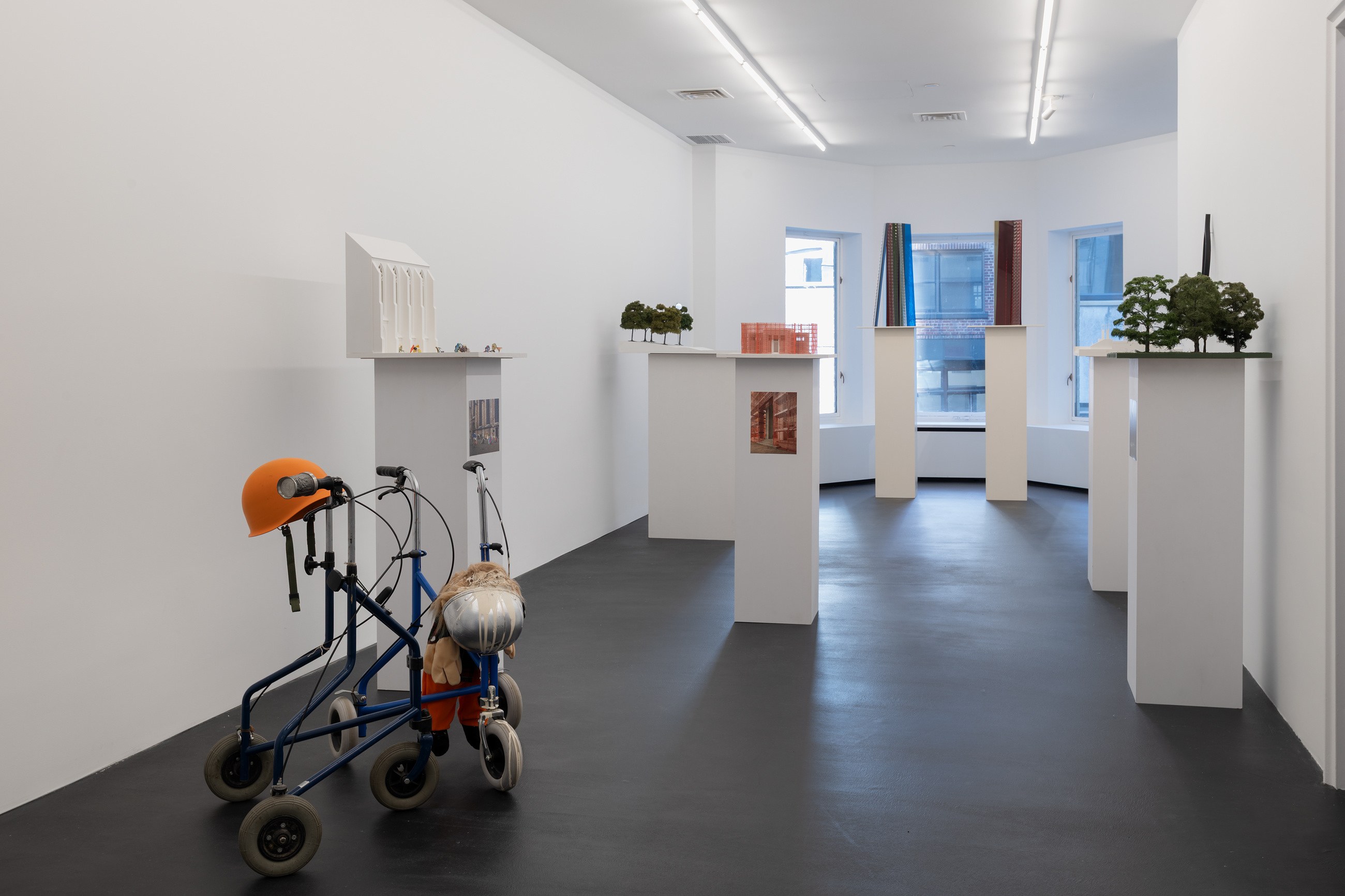 Isa Genzken, Projects for Outside — ISA USA at Galerie Buchholz, Berlin, photo 88
