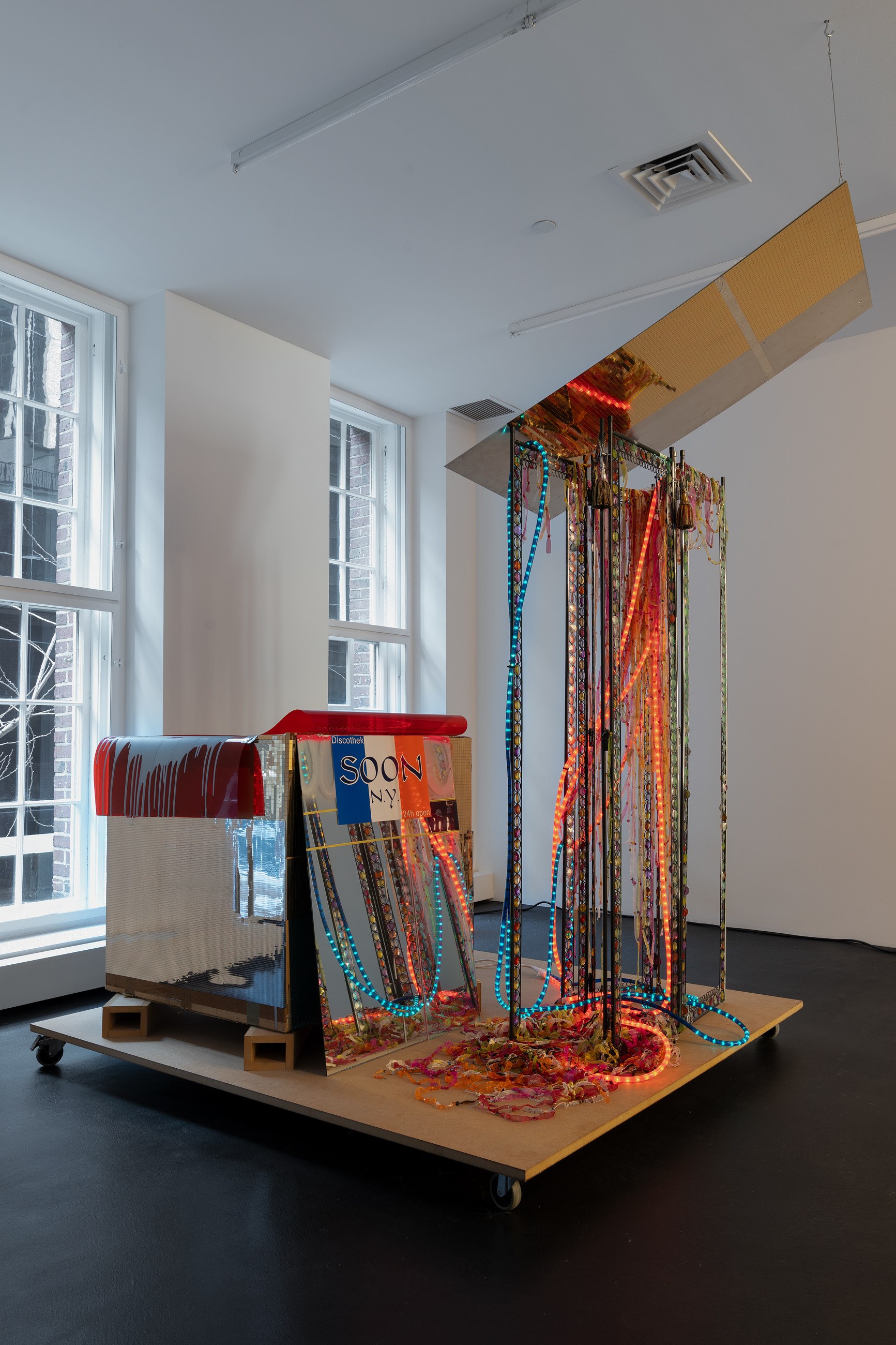 Isa Genzken, Projects for Outside — ISA USA at Galerie Buchholz, Berlin, photo 105