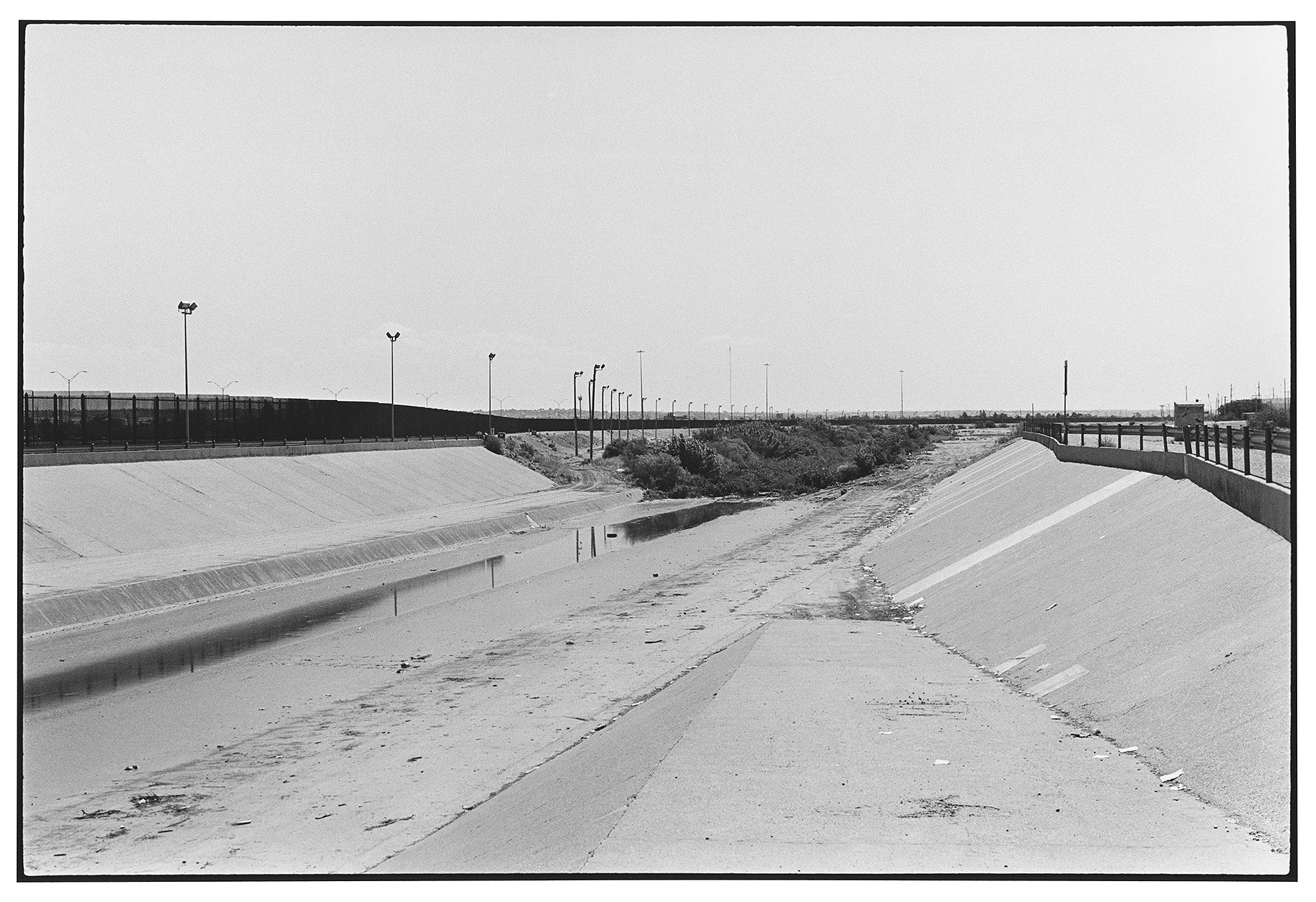 Zoe Leonard, A View from the Levee at Capitain Petzel, photo 32
