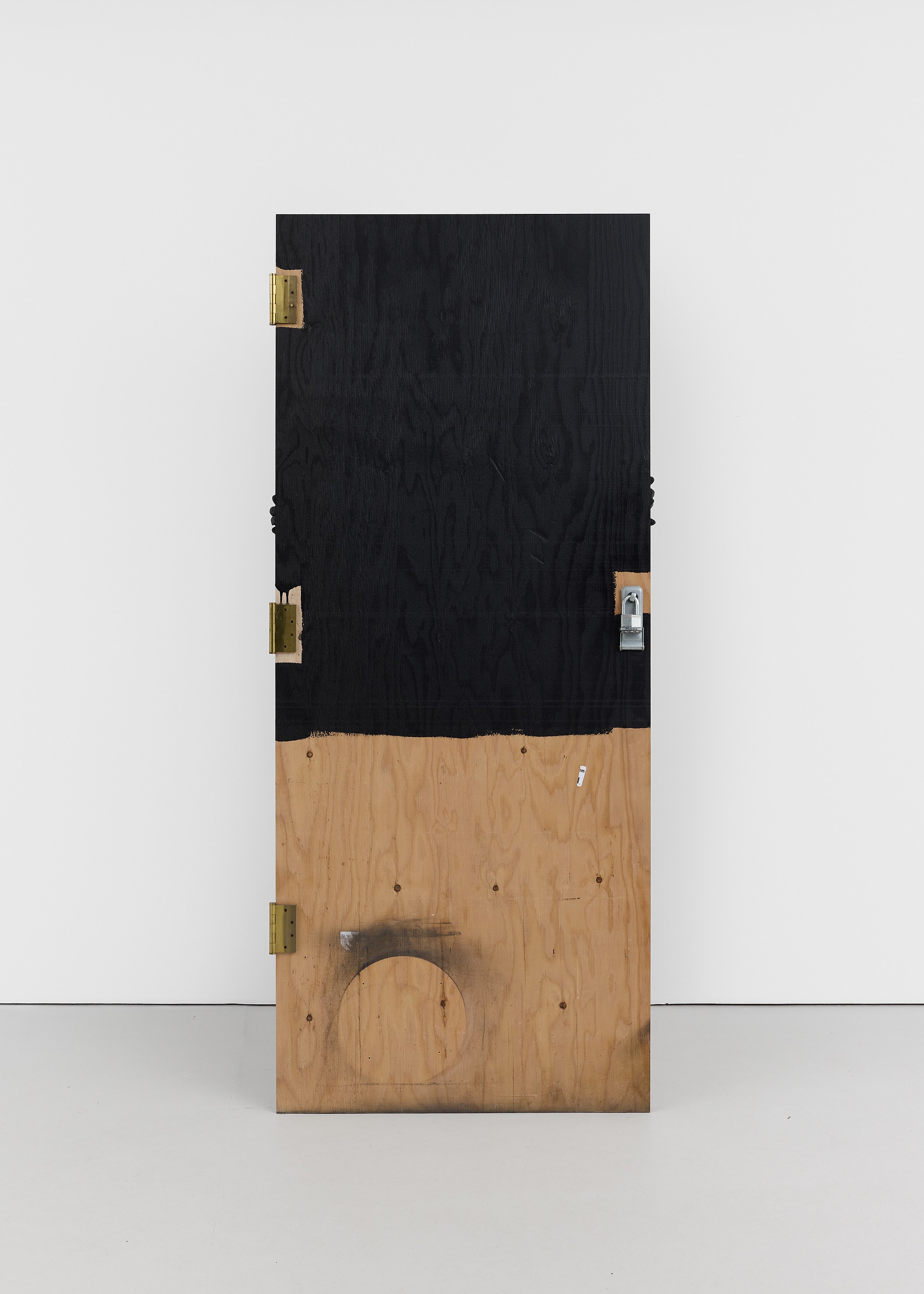 Fiona Connor, I haven't arrived yet, Closed Down Clubs at Studio M, photo 13