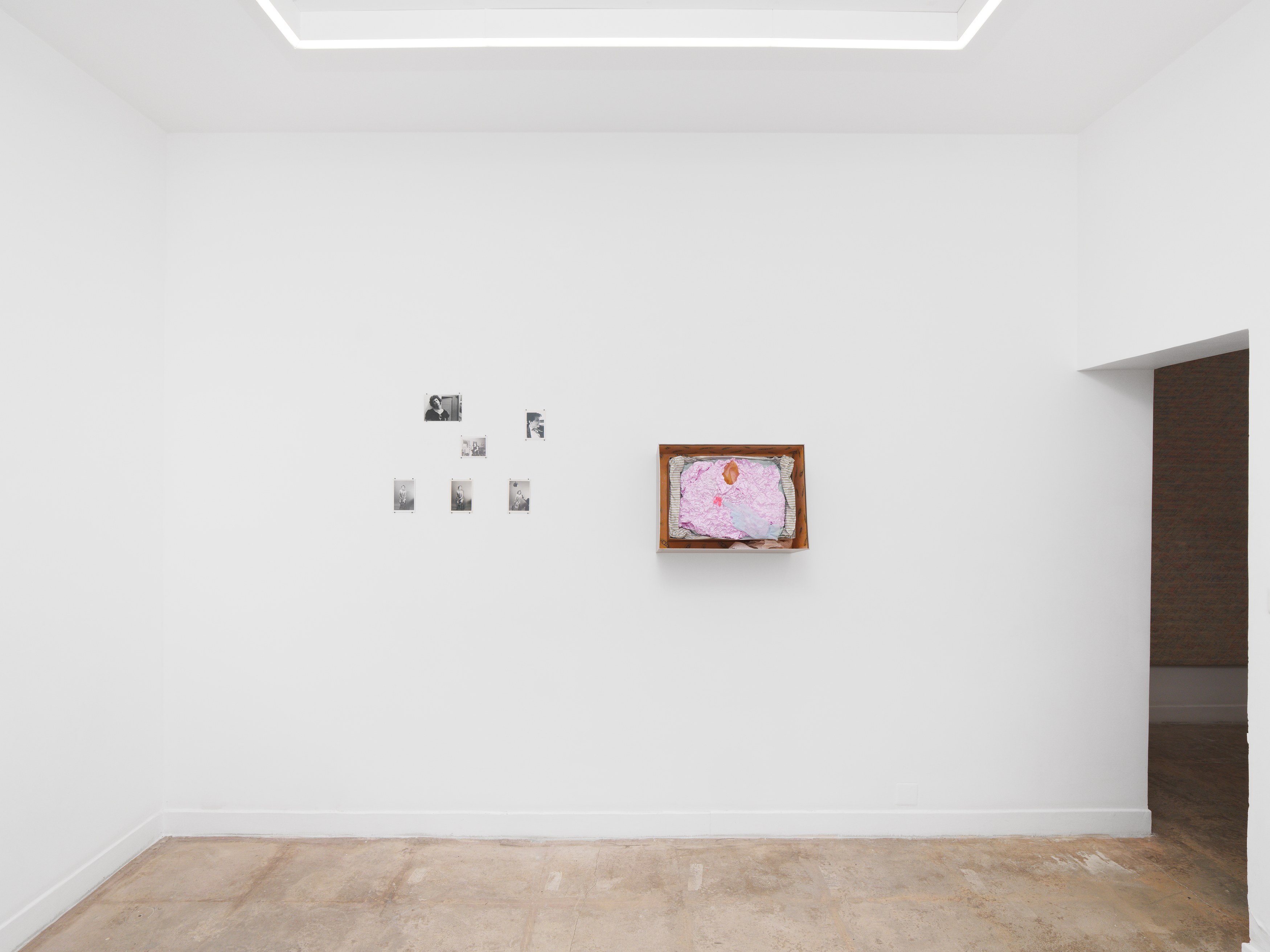 Donna Gottschalk, Liz Magor, Entre ses mains at Marcelle Alix, photo 2